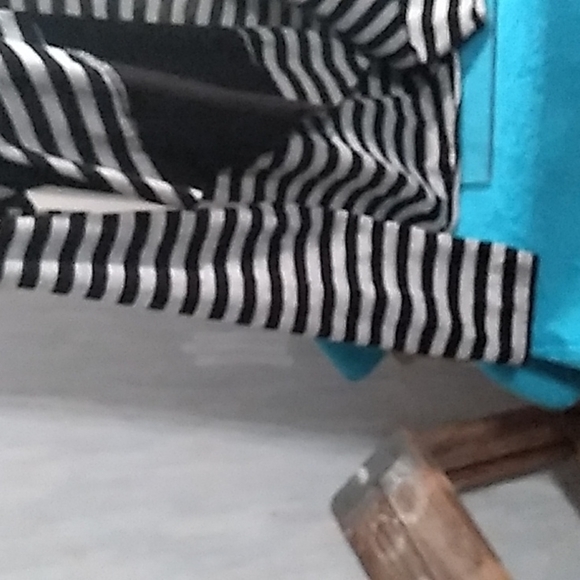 MAURICES Small Black and White Striped Caragan Long Sleeves - Picture 4 of 5